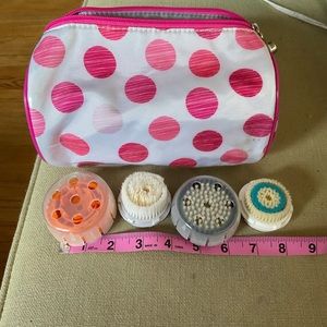 4 Clarisonic Brushes and storage bag
